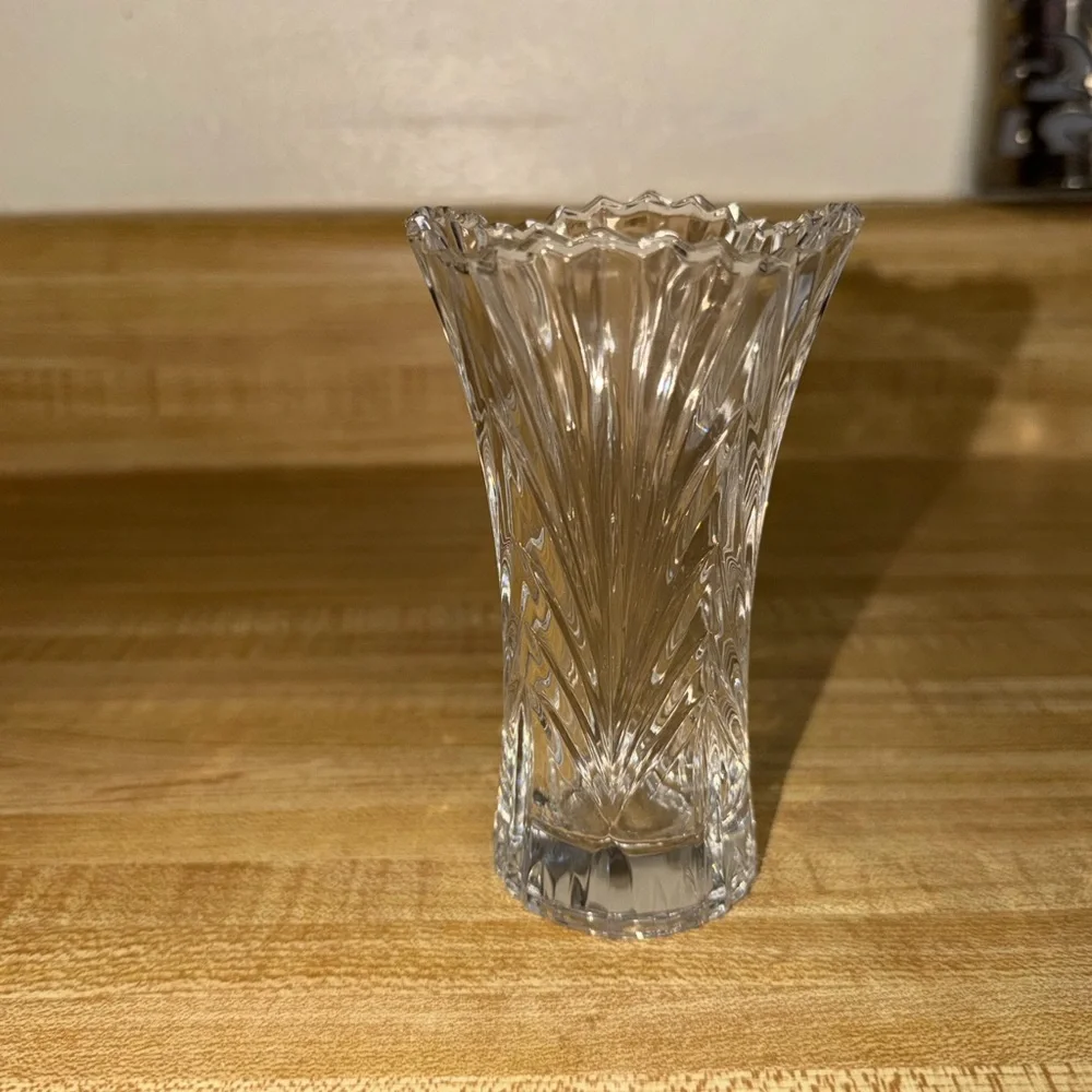 Mikasa Accent clear cut bud vase Elegant‎ Clear Glass Vase